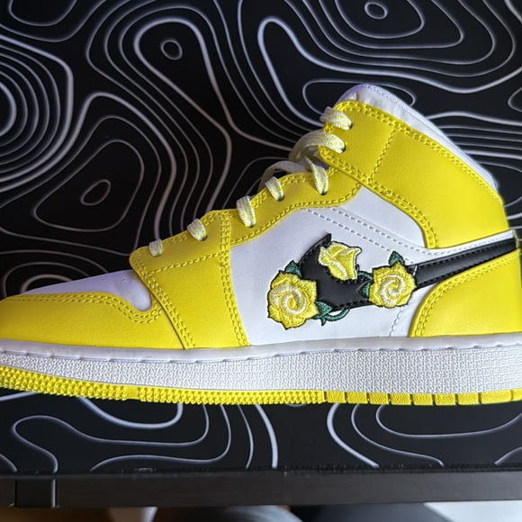 Jordan Kids Yellow and White Sneakers